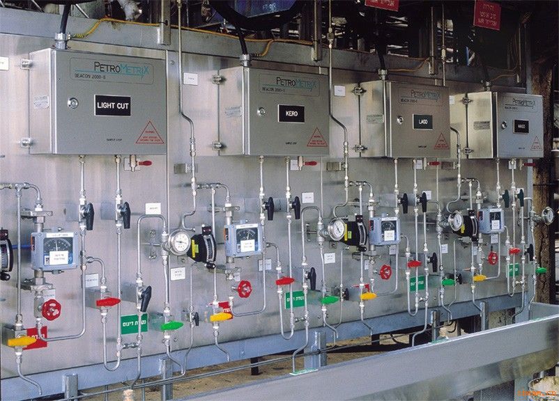 實驗室家(jia)具總包公司(sī)樣闆間氣路(lù)案例展示